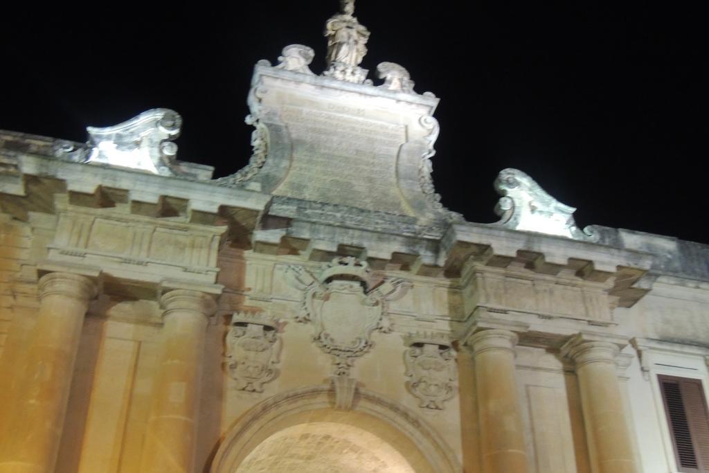 Barocco.Oberdan Bed & Breakfast Lecce Exterior photo